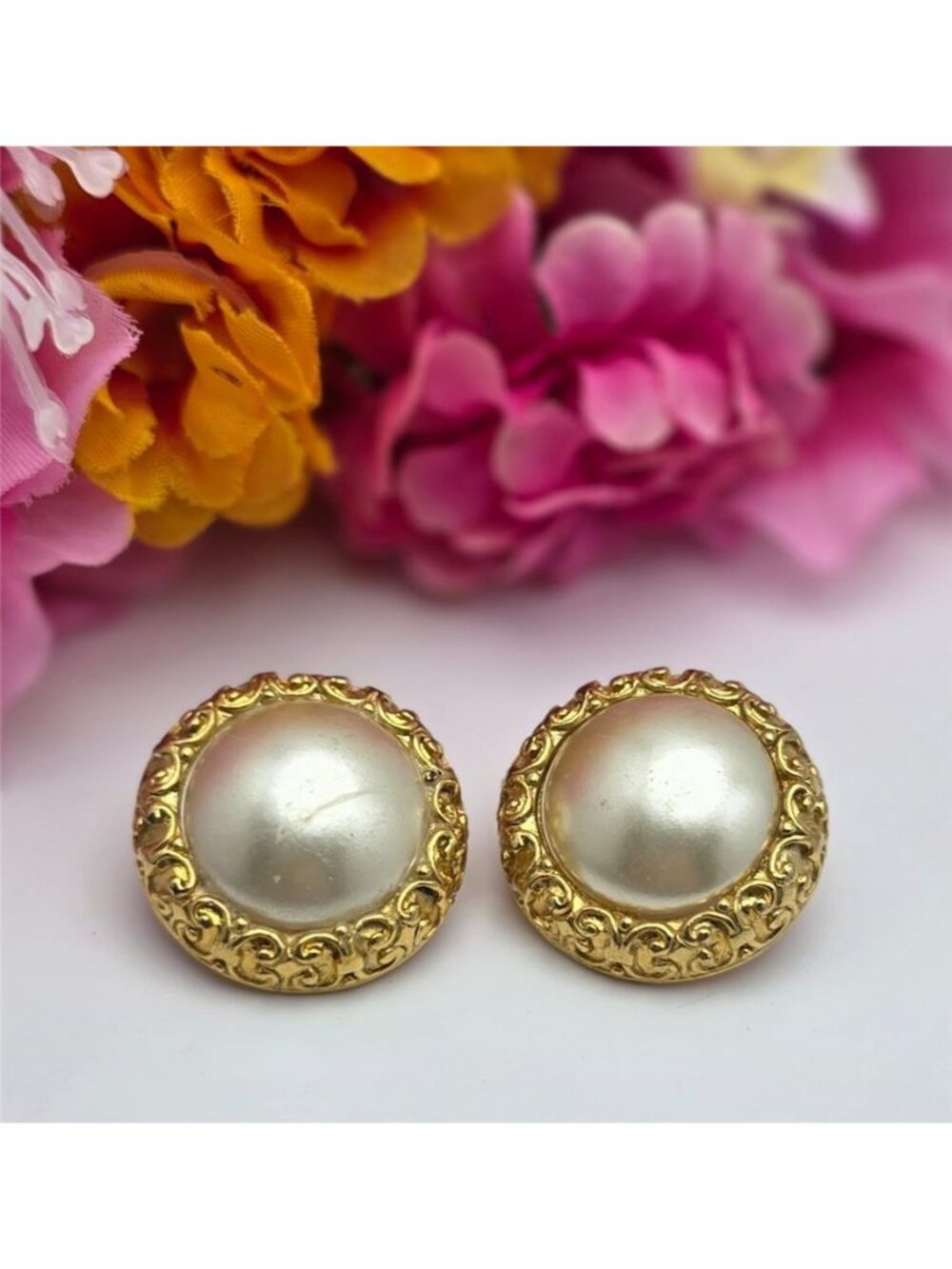 Vintage Gold Tone Faux Pearl Filigree Button Stud Earrings 28mm Round